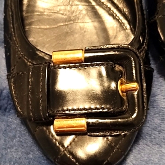 Authentic Burberry Quilted Flats - Picture 3 of 15